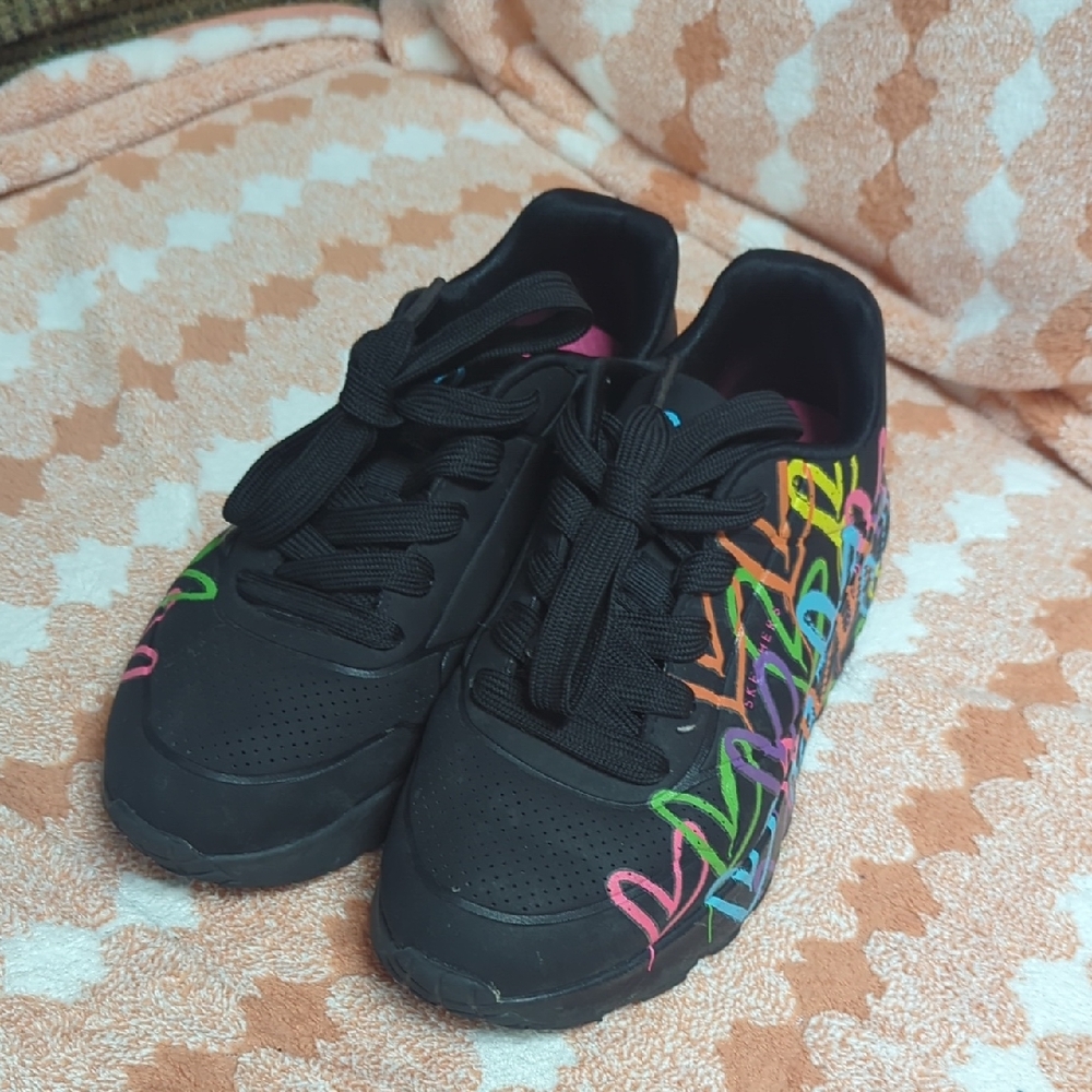 Skechers Black Sneakers with Urban Graffiti Design
